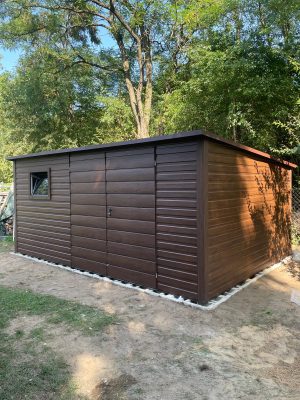 Schowek drewnopodobny 4,5 x 2,5 m