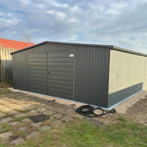Garaż blaszany dwuspadowy 6x6 - GRAFIT (pion)